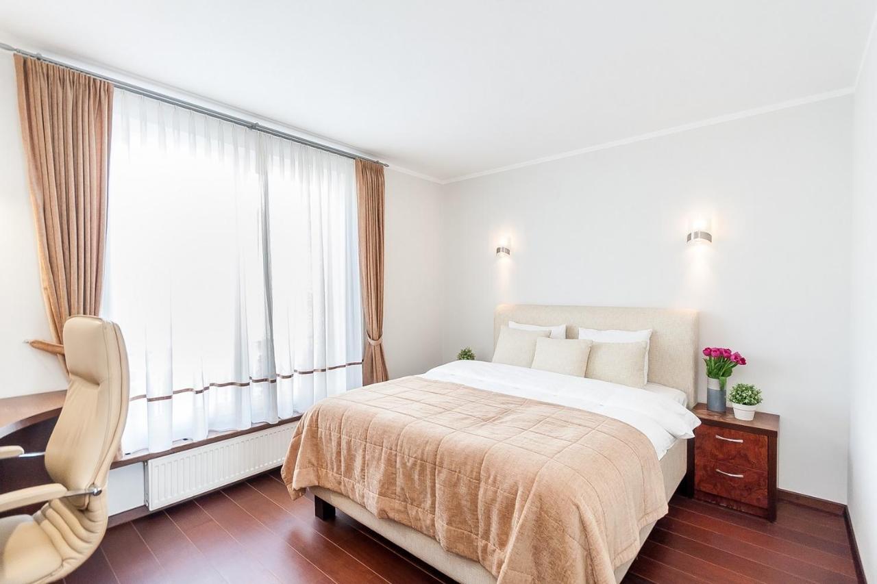 Central Apartment In Gedimino Av By Urban Rent Wilna Exterior foto