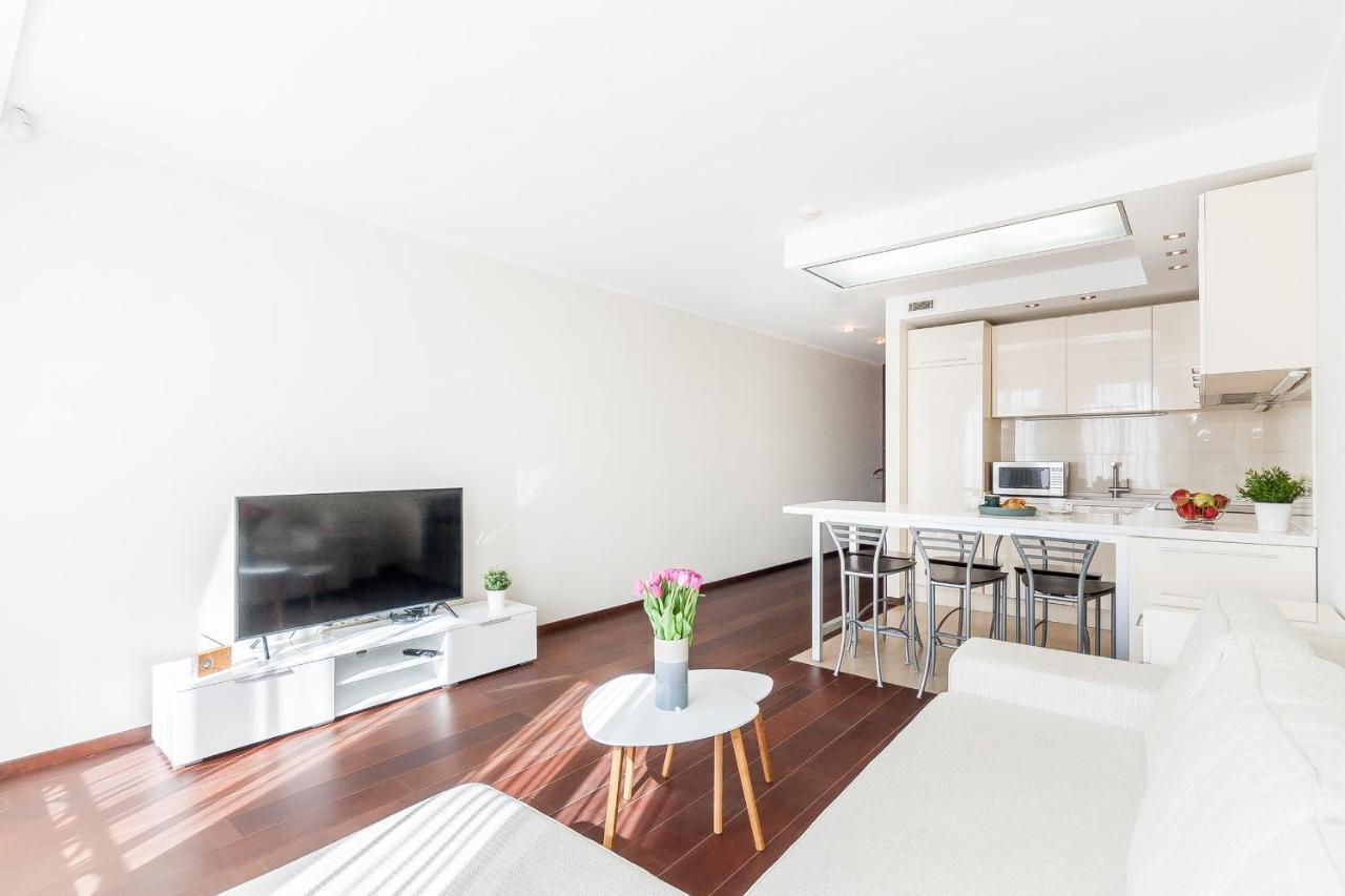 Central Apartment In Gedimino Av By Urban Rent Wilna Exterior foto